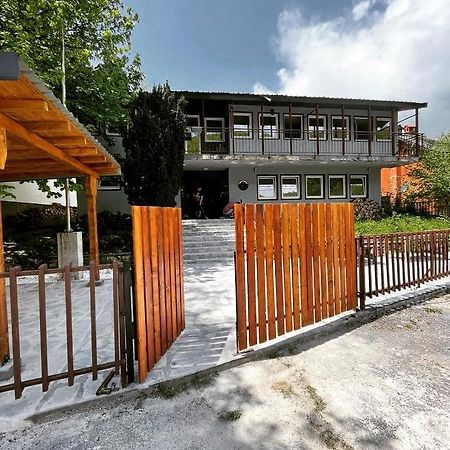 Vertical Hostel Mavrovo Exterior foto